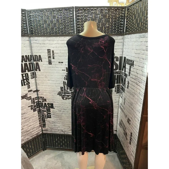 Torrid Plus 4 Black Marble Print Pockets Raglan Sleeve Midi Skater Dress - Picture 4 of 6